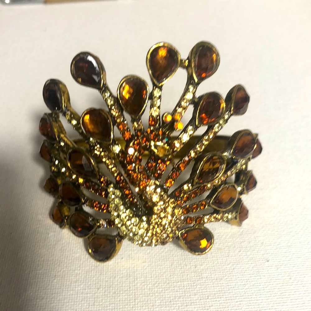 YUHONG gold tone hinged peacock bracelet